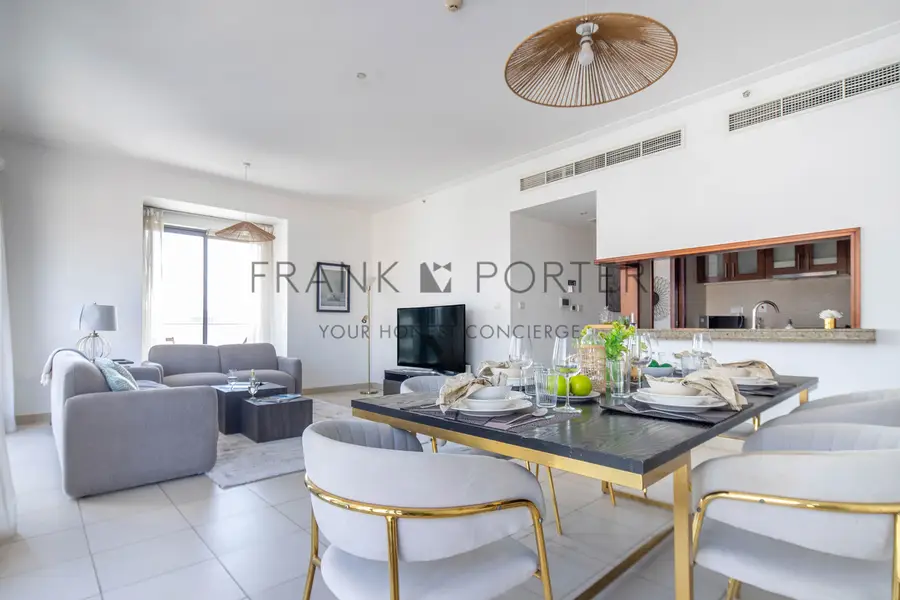 Modern 2BR in Downtown - Close to Dubai Mall | Ideal for Mid-Term Rental, Monthly & Weekely Stays | All Bills Inclusive