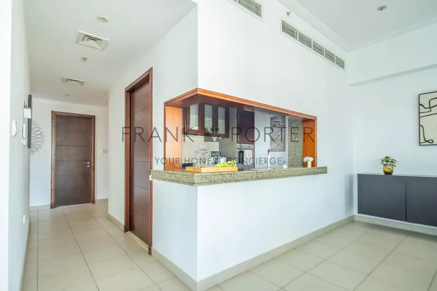 Modern 2BR in Downtown - Close to Dubai Mall | Ideal for Mid-Term Rental, Monthly & Weekely Stays | All Bills Inclusive