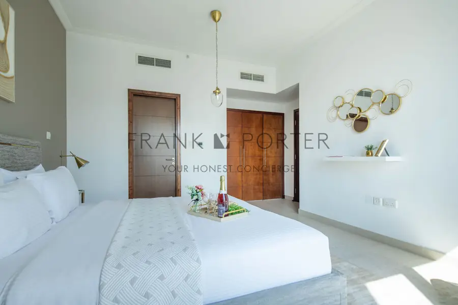 Modern 2BR in Downtown - Close to Dubai Mall | Ideal for Mid-Term Rental, Monthly & Weekely Stays | All Bills Inclusive