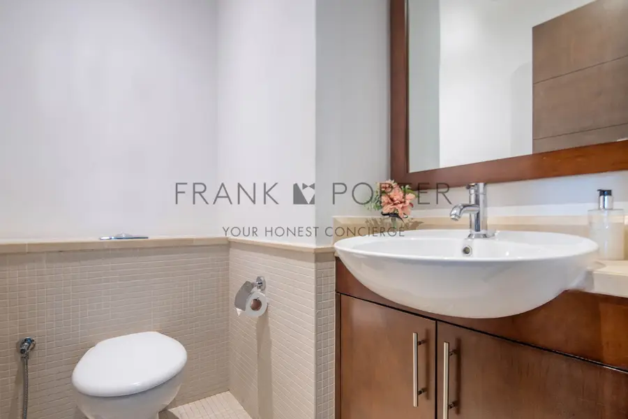 Modern 2BR in Downtown - Close to Dubai Mall | Ideal for Mid-Term Rental, Monthly & Weekely Stays | All Bills Inclusive