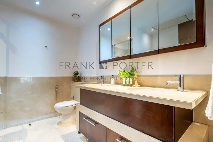 Modern 2BR in Downtown - Close to Dubai Mall | Ideal for Mid-Term Rental, Monthly & Weekely Stays | All Bills Inclusive