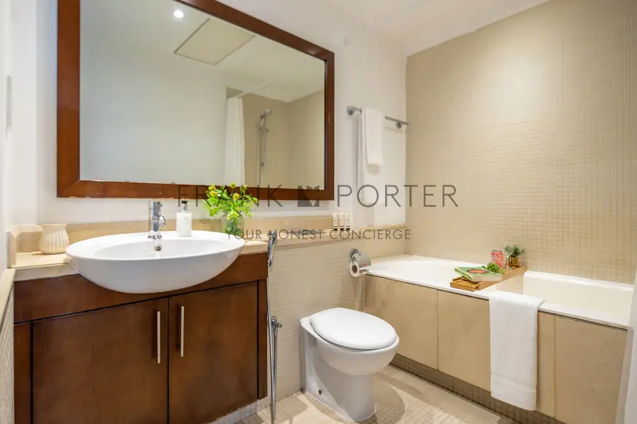 Modern 2BR in Downtown - Close to Dubai Mall | Ideal for Mid-Term Rental, Monthly & Weekely Stays | All Bills Inclusive