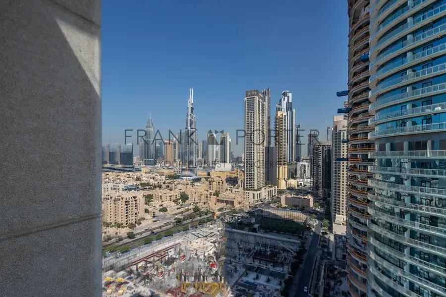 Modern 2BR in Downtown - Close to Dubai Mall | Ideal for Mid-Term Rental, Monthly & Weekely Stays | All Bills Inclusive