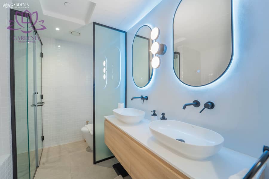 12 Bath 1 1. jpg