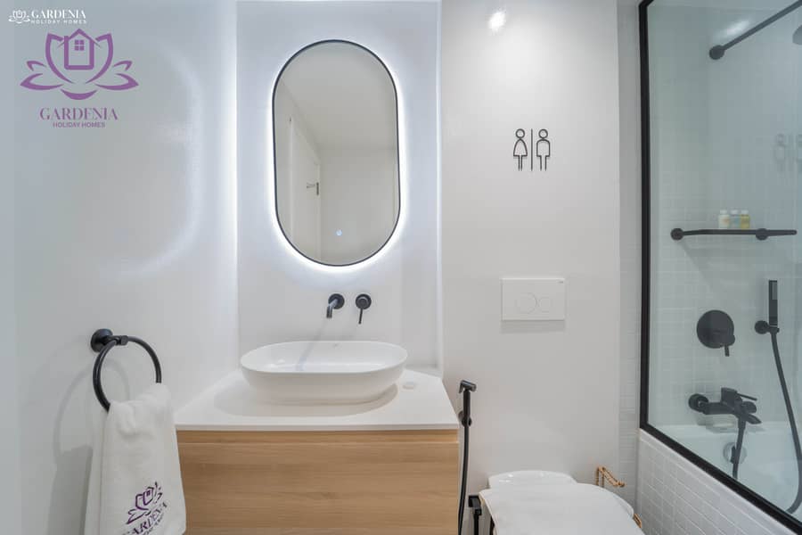 17 Bath 2 1. jpg