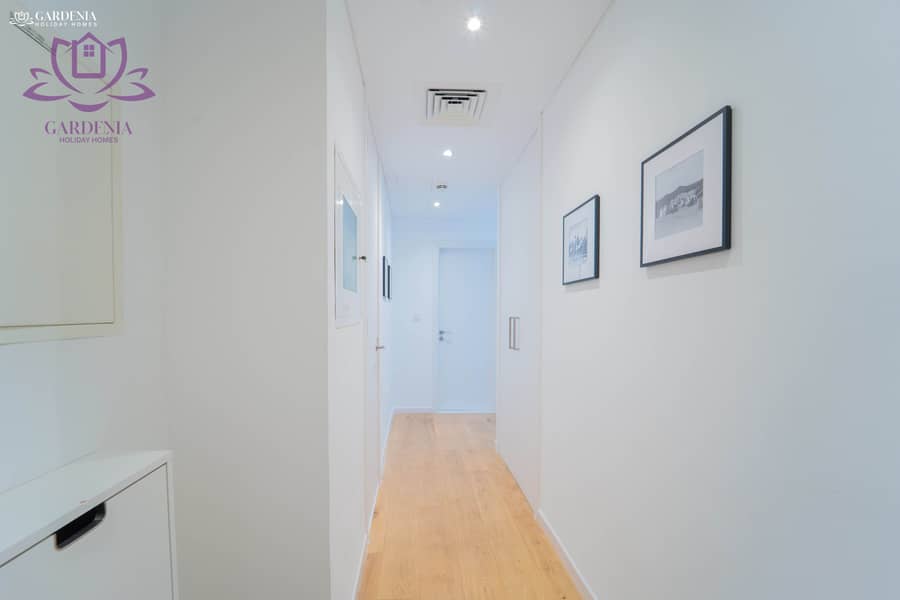 19 Hallway. jpg