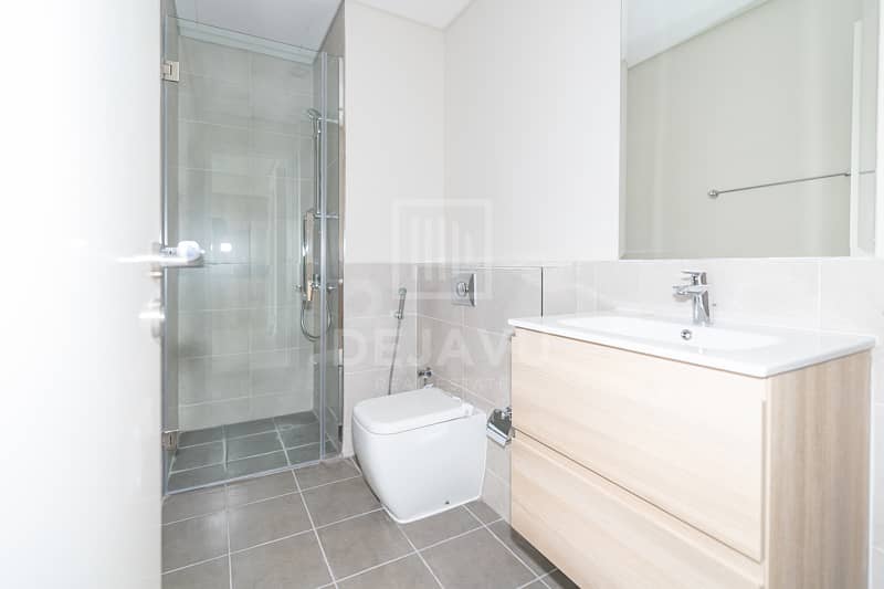 9 bath2. jpg