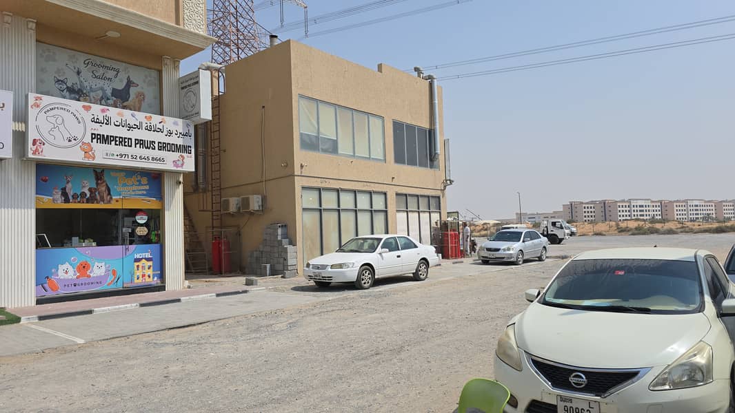 6 shop 300 sqft al yasmeen (2). jpeg