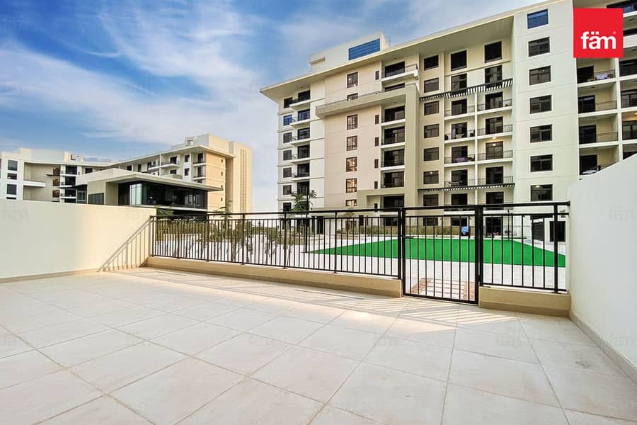 Spacious Vacant unit with pool view large terrace Spacious Vacant unit with pool view large terrace