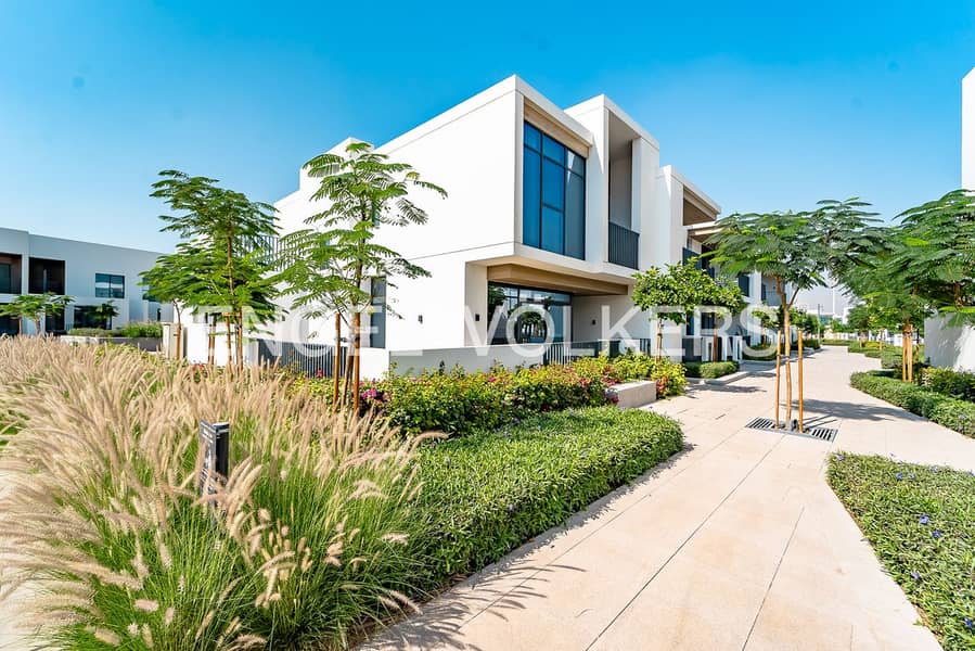 Genuine Seller | Close to Amenities | Corner Genuine Seller | Close to Amenities | Corner