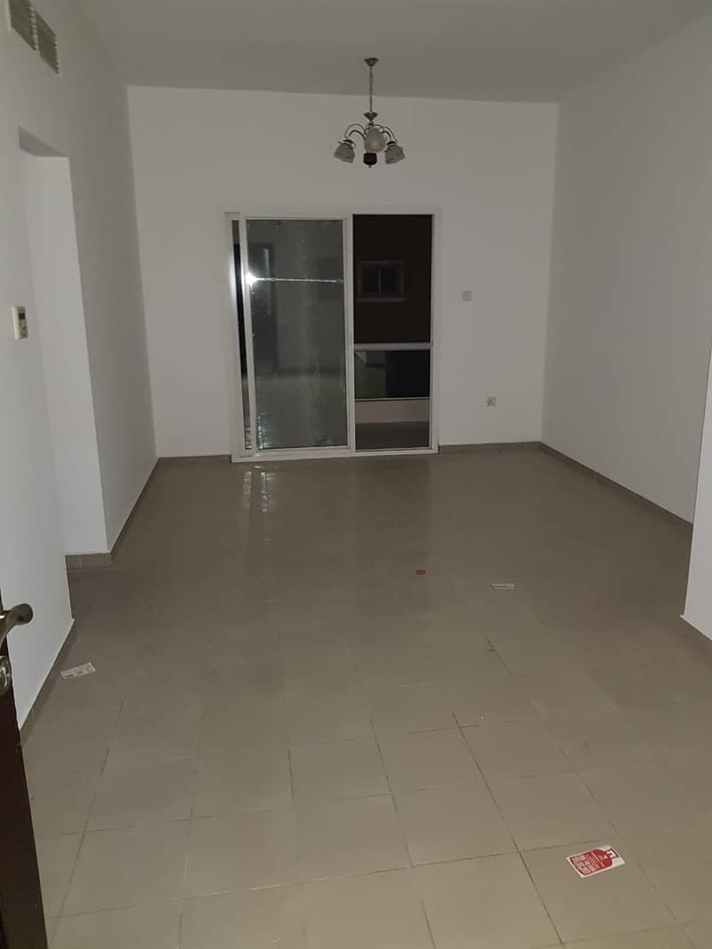 2BHK AVAILABLE NEAR TO CARREFOUR MARKET