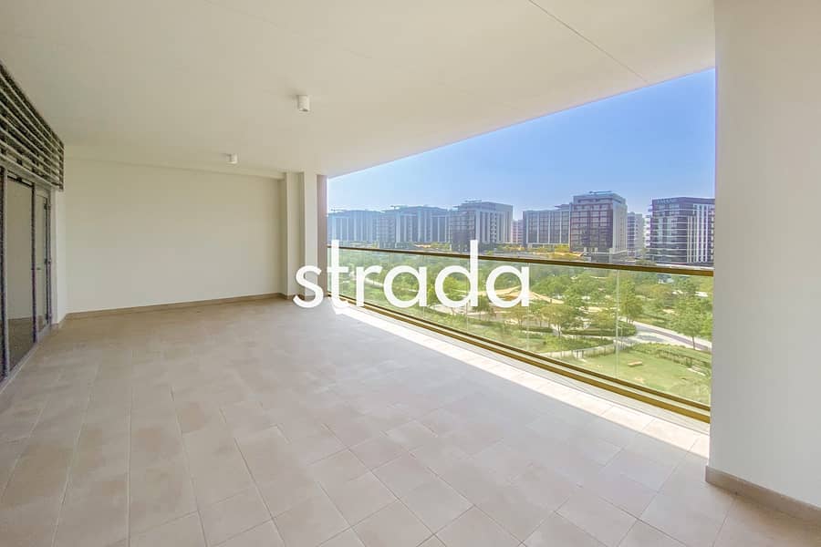 Huge Terrace | Large Corner Layout | Park View