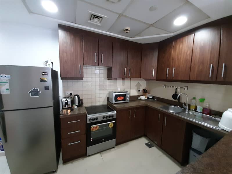 4 Executive Tower 703 (11). jpg