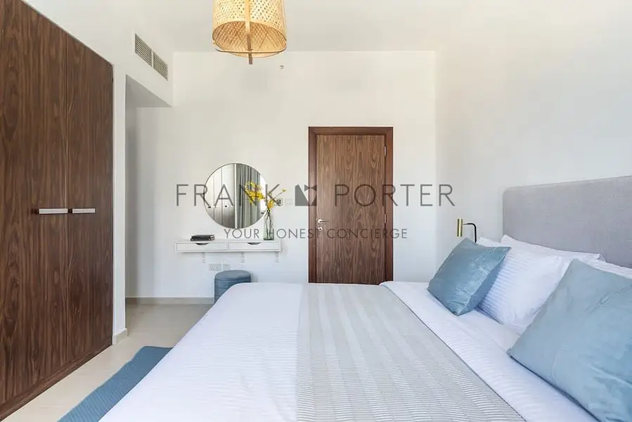 Modern 2BR in Business Bay w/ Burj Khalifa Views | Ideal for Mid - Term, Monthly & Weekely Stays | All Bills Inclusive
