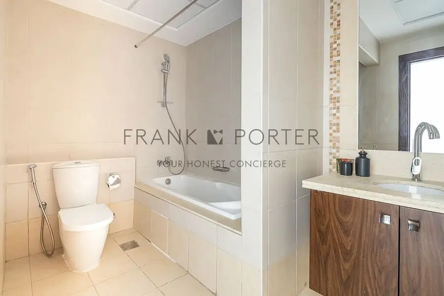Modern 2BR in Business Bay w/ Burj Khalifa Views | Ideal for Mid - Term, Monthly & Weekely Stays | All Bills Inclusive