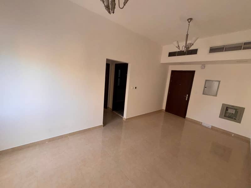 One-bedroom apartment for annual rent in Al Nuaimiya 1 – Prime location near Al Hikma School, very close to public and commercial services, and with e