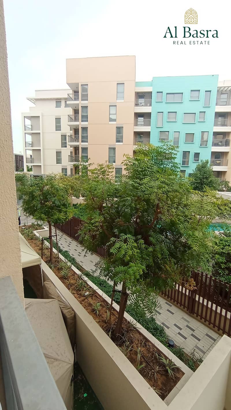 11 clean-bathroom-studio-apartment-sharjah. jpg