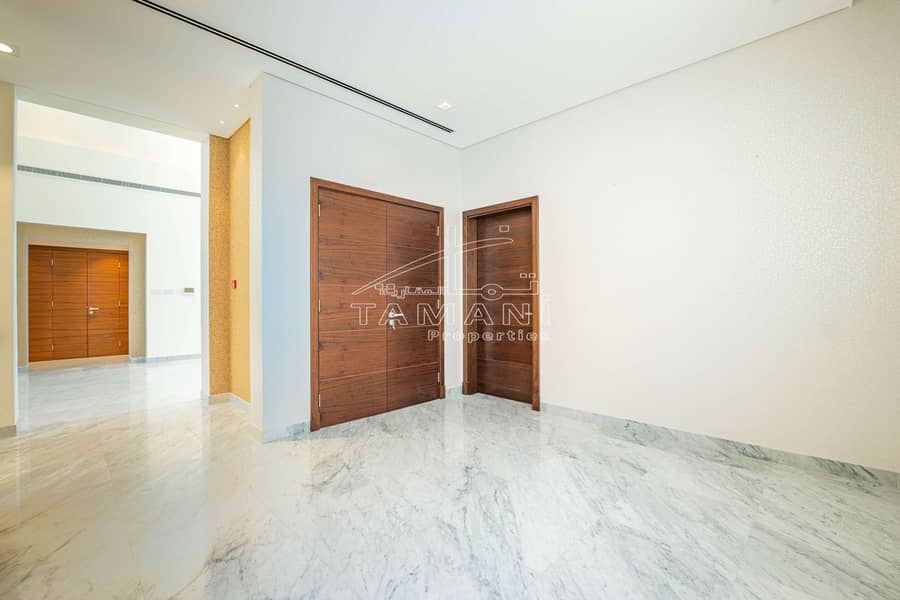 Vacant Contemporary 5BR Close To community Centre - Image 10