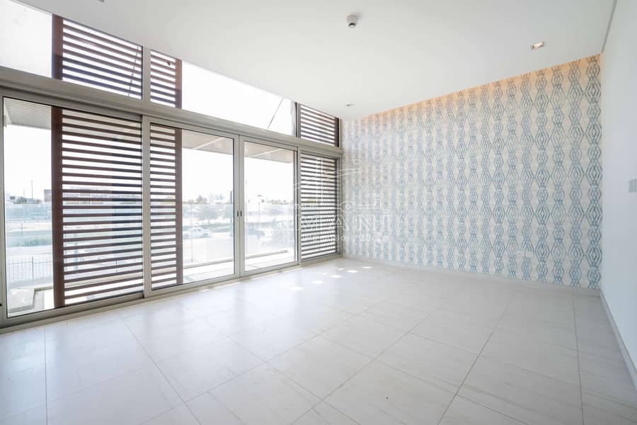 Vacant Contemporary 5BR Close To community Centre - Image 11