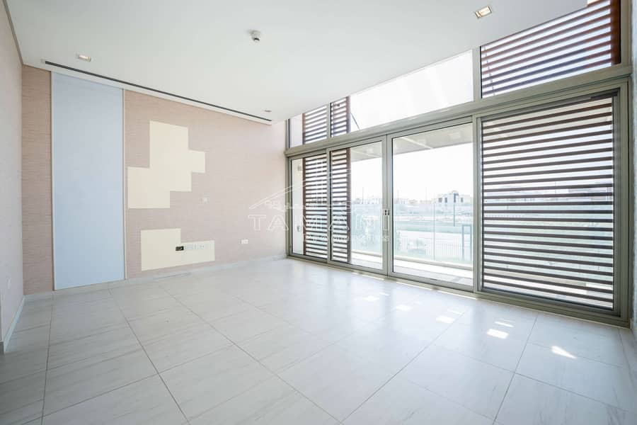 Vacant Contemporary 5BR Close To community Centre - Image 13