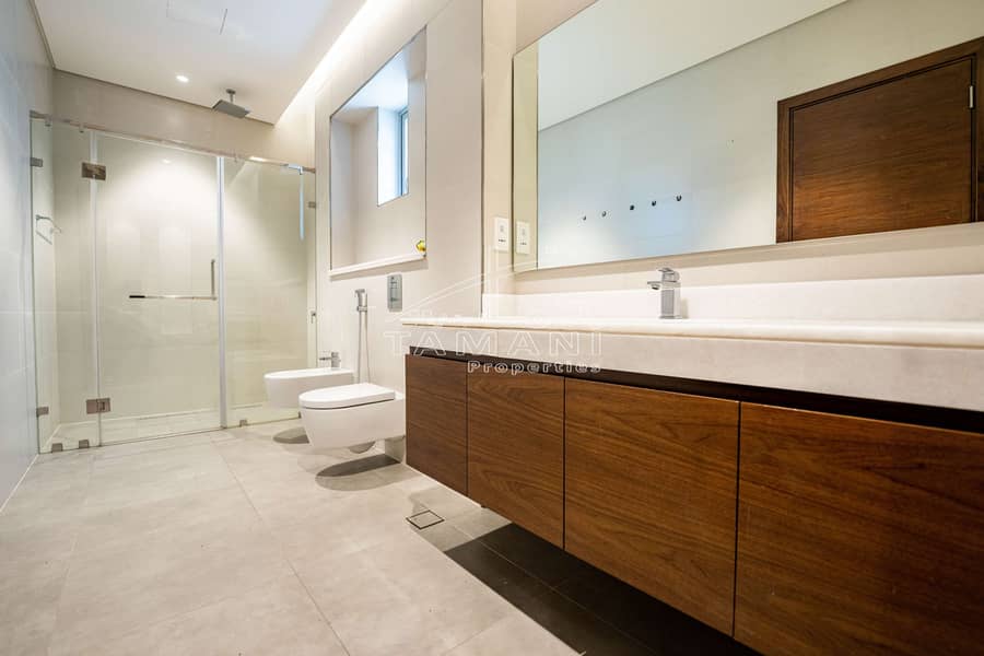 Vacant Contemporary 5BR Close To community Centre - Image 14