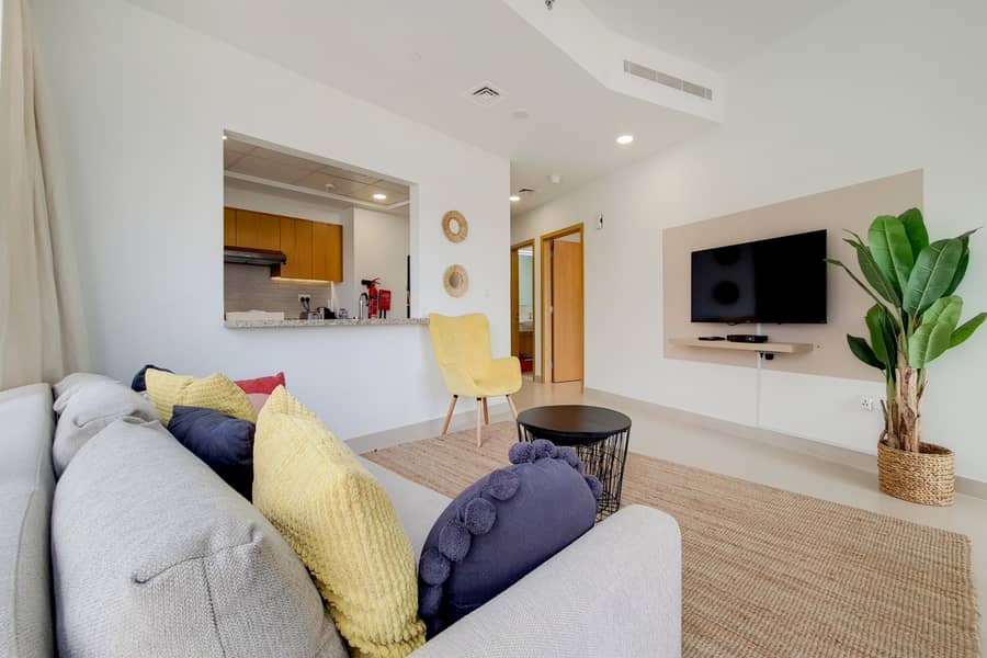 Bright | Vacant | Breathtaking Views