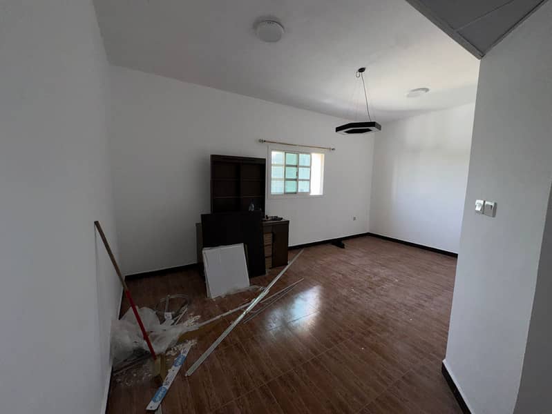 Lowest price in a prime location close to all services, in a building for families only, at a price that suits everyone and with a suitable space.