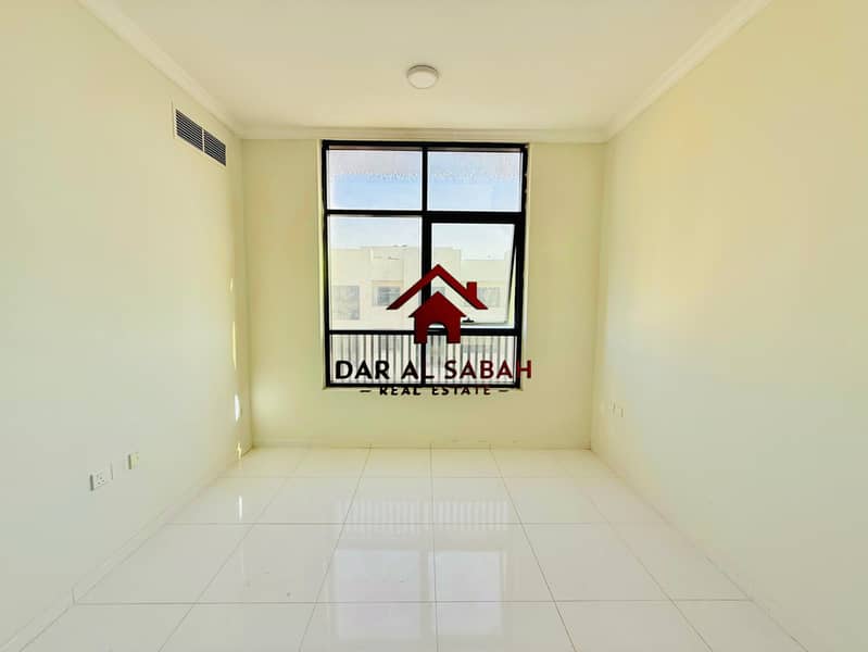 HUGE 1BR WITH 2BATHROOM JUST IN 37K