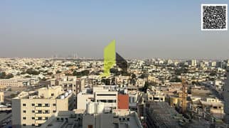 فرصة مميزة! شقة واسعة بإطلالة بانورامية رائعة في طابق مرتفع للبيع | شقة كبيرة الحجم مع موقف سيارات، جاهزة للسكن الفوري | مطبخ مغلق