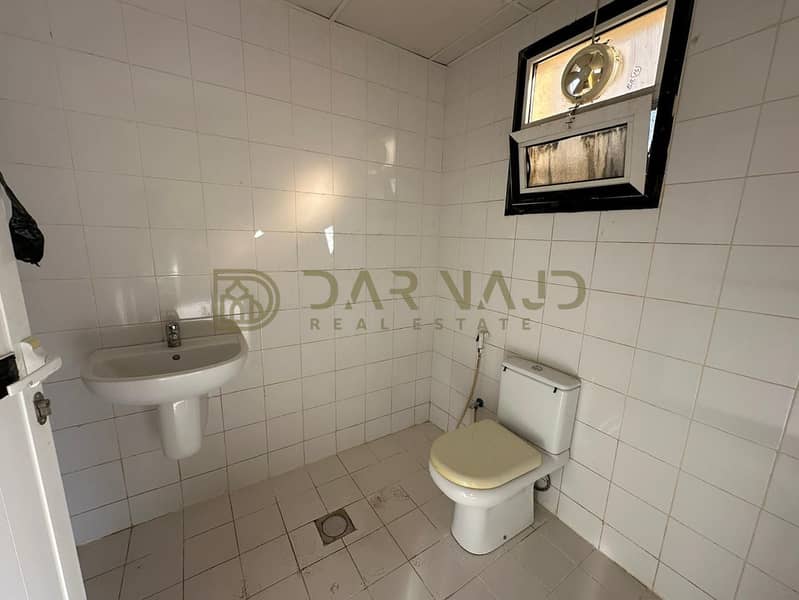 7 e535ce6e-5dd2-429e-8169-b689a8748366. jpg