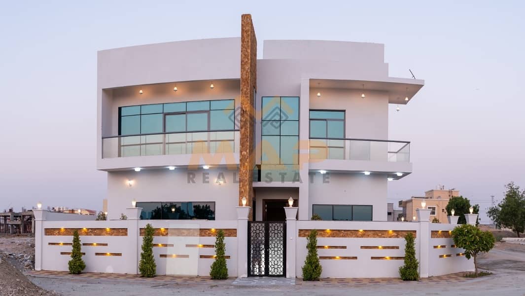 Corner independent luxury 5bhk Villa + Majlis and hall+maids room with toilet and bath