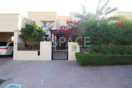 5 Bedroom Villa for Rent in The Meadows, Dubai - Upgraded Kitchen - Meadows 3 - Community 5 Bedroom Villa for Rent in The Meadows, Dubai - Upgraded Kitchen - Meadows 3 - Community
