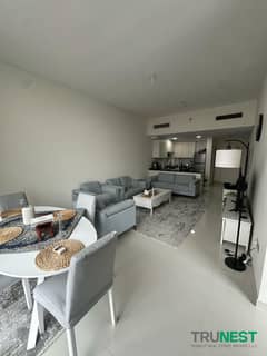 2 غرف نوم مفروشة بالكامل | لوريتو 1A | شرفة وإطلالة على المسبح