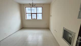 شقة في النباعة 1 غرفة 30000 درهم - 14476911