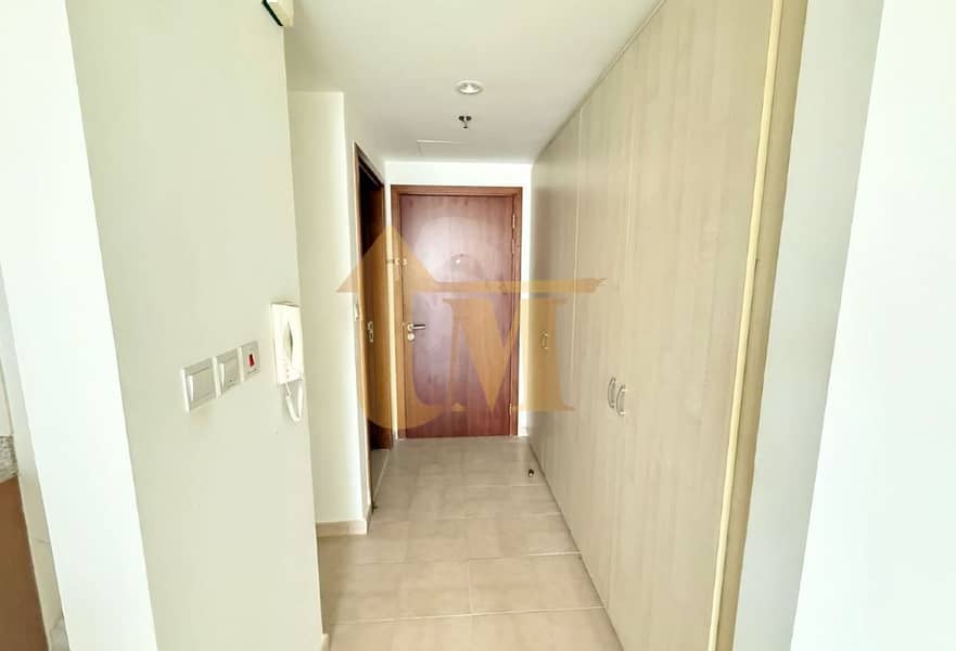 WELL MAINTAINED STUDIO NEST TO PAVILLION