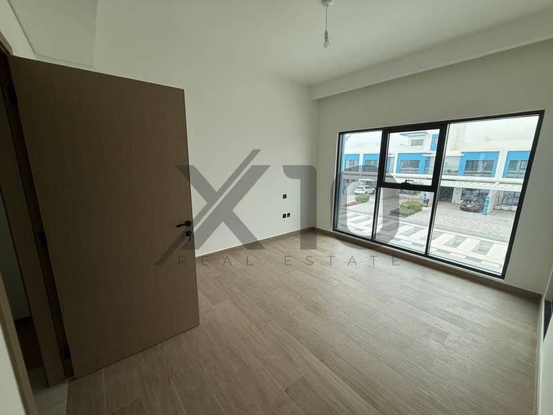4BR Santorini Townhouse | Near Pool & Green Belt - 9