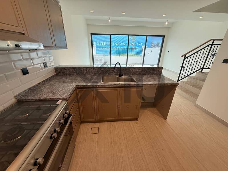 4BR Santorini Townhouse | Near Pool & Green Belt - 2