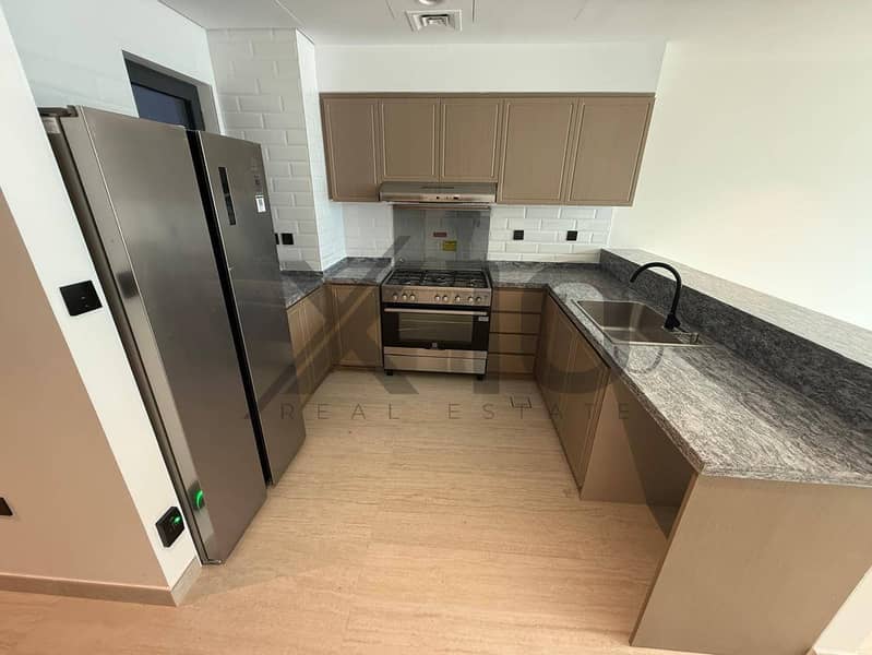 4BR Santorini Townhouse | Near Pool & Green Belt - 3