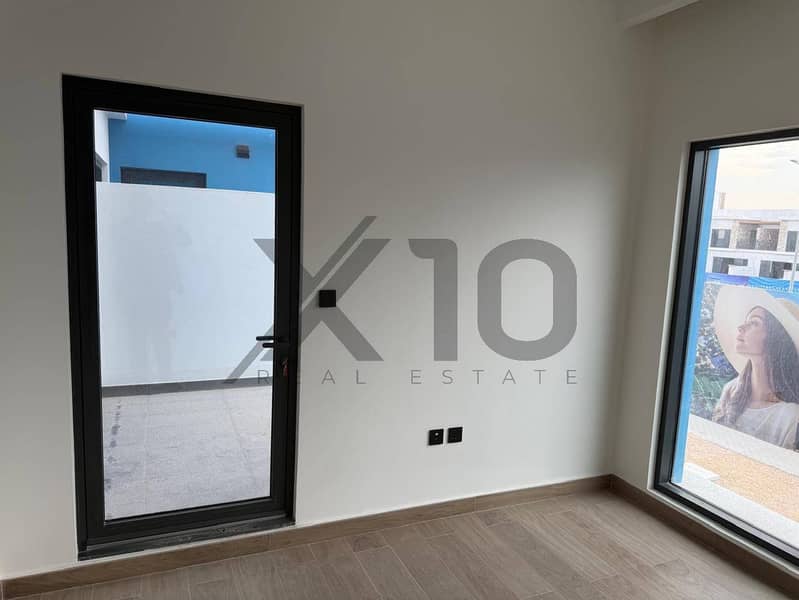 4BR Santorini Townhouse | Near Pool & Green Belt - 12