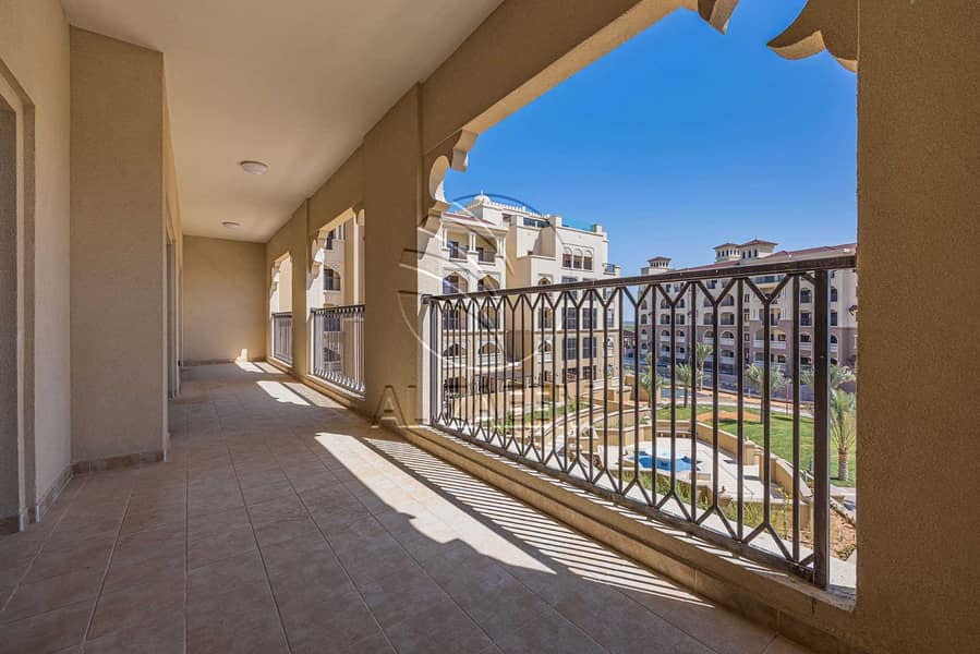 VACANT! Huge 3+Maid | Community and City view