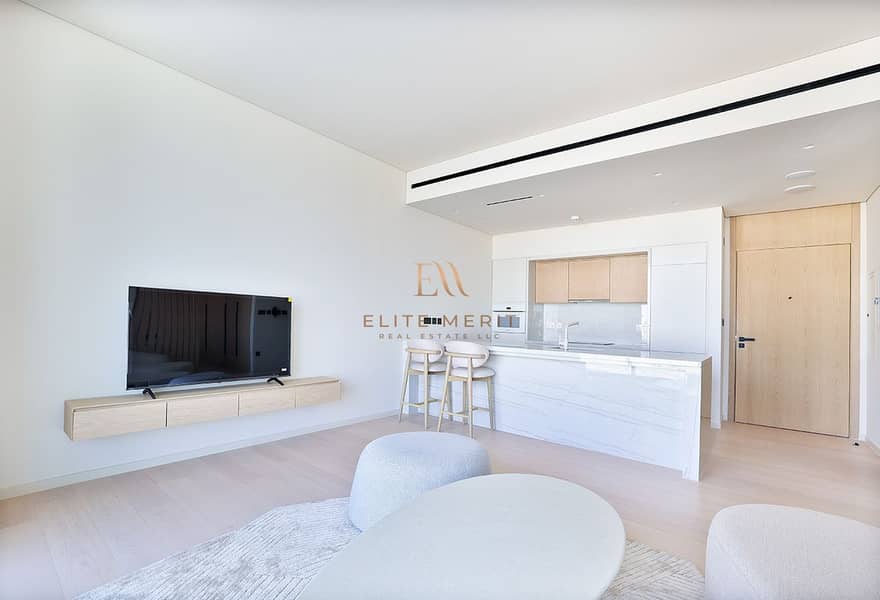 Upgraded | Semi-Furnished | Mid Floor | Vacant