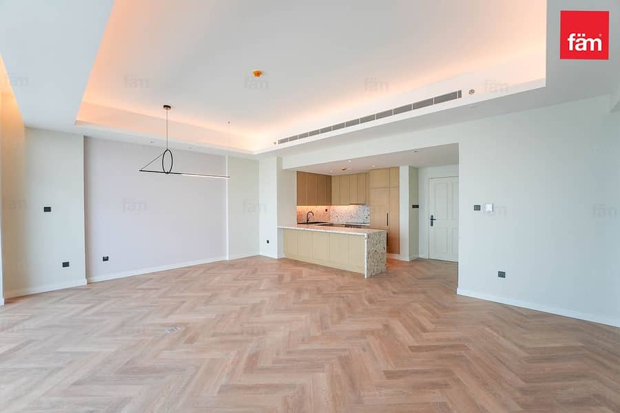 Modern Living | Large Layout | Chiller Free