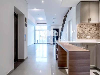Large 4 Bed Townhouse with private Elevator Large 4 Bed Townhouse with private Elevator