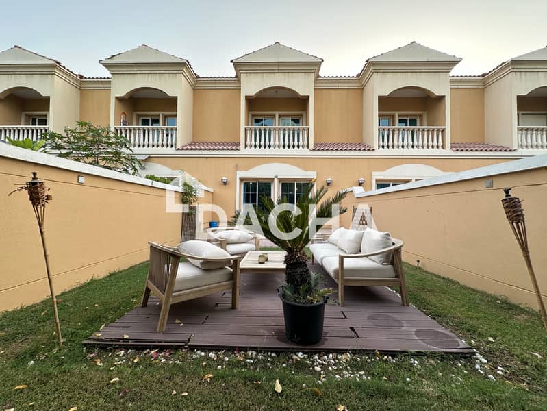 PARK BACKING! / Middle Unit / Well Kept PARK BACKING! / Middle Unit / Well Kept