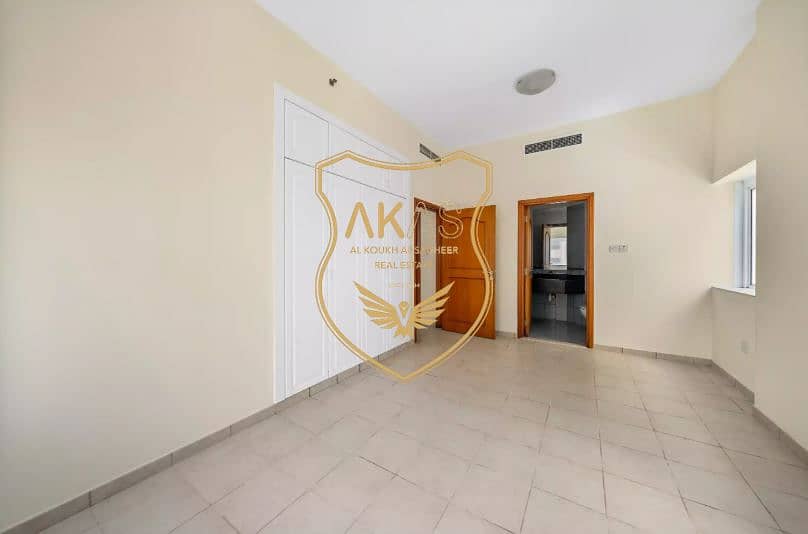 BIG SIZE 2BHK WITH BIG HALL,CLOSE KITHCEN,CLEAN BUILDING, CALL NOW