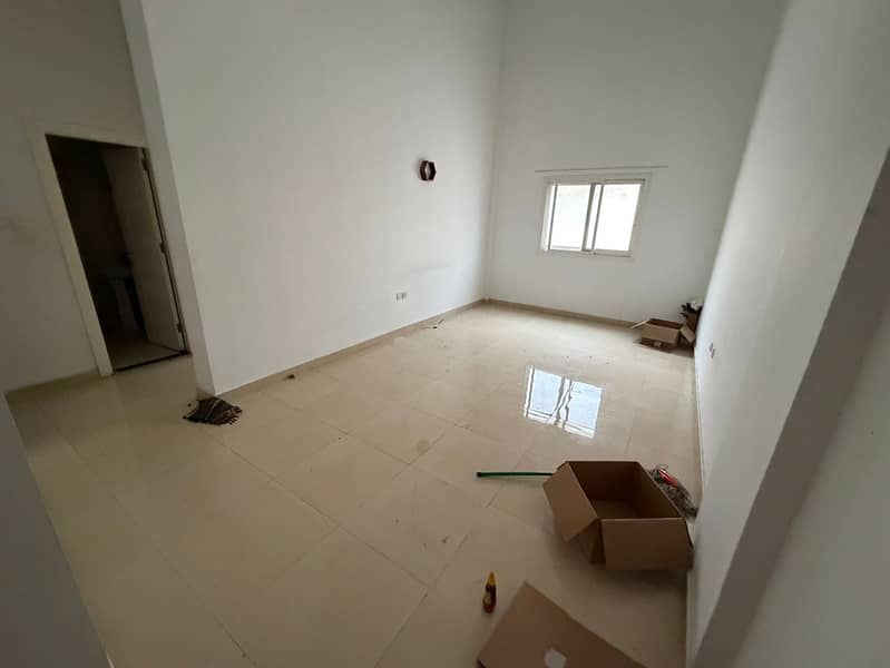 Ground floor apartment in a prime location close to all services, at a very reasonable price, in a new, family-friendly building.