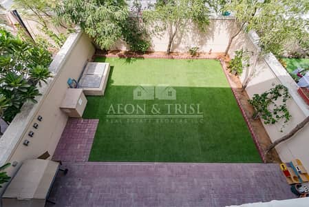 Next to Park | Spacious Upgraded 2 Bedroom | 6A Next to Park | Spacious Upgraded 2 Bedroom | 6A