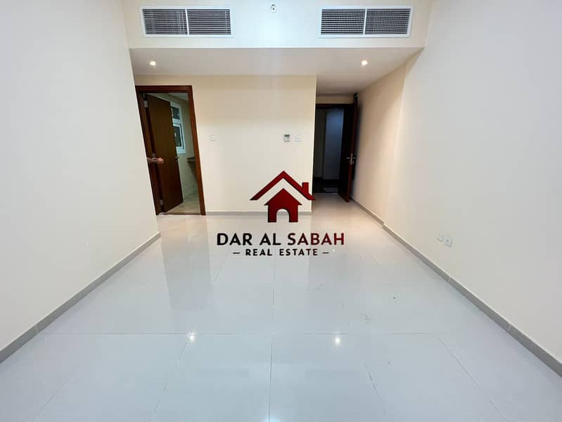 1BHK 1MONTH FREE DUBAI SHARJAH BORDER WALKING DISTANCE DUBAI RTA BUS STOP F22F24