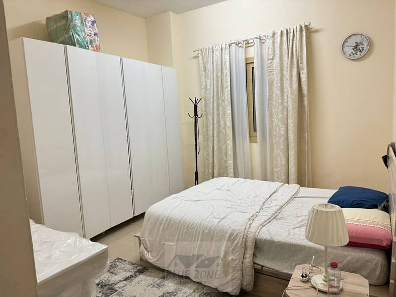 Monthly basis, one Bhk available family building rent 3100