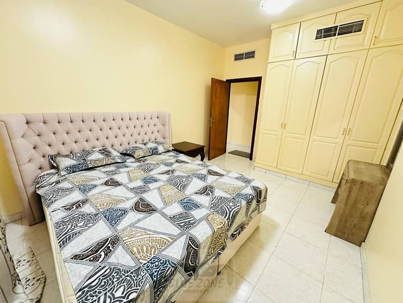 Monthly basis ONE Bhk flat bu daniq near mall rent 2700